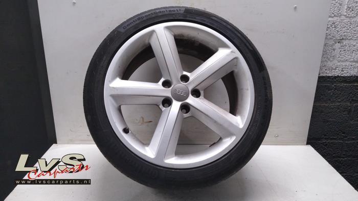 Velg + Band van een Audi A5, Auto-onderdelen, Banden en Velgen, Personenwagen, Gebruikt, 3 maanden garantie, Ophalen of Verzenden