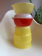 Vrolijke vintage jaren 70 Arcopal Opale schalen, Huis en Inrichting, Keuken | Servies, Ophalen of Verzenden, Overige stijlen, Glas