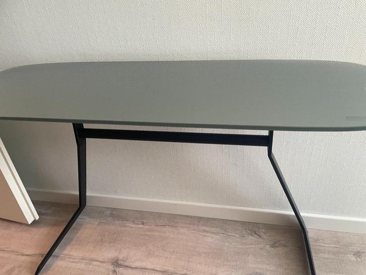 Stijlvol tafeltje – minimalistisch & moderne sidetable, Huis en Inrichting, Tafels | Sidetables, Zo goed als nieuw, 25 tot 50 cm