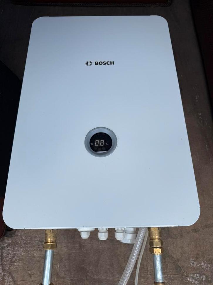 Bosch Tronic Heat 3500 18kw, Doe-het-zelf en Verbouw, Geisers en Boilers, Zo goed als nieuw, Boiler, Propaan of Butaan, Minder dan 20 liter