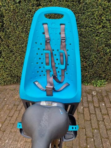 Zeer mooi Thule Yepp Maxi easyfit fietsstoeltje achter blauw beschikbaar voor biedingen