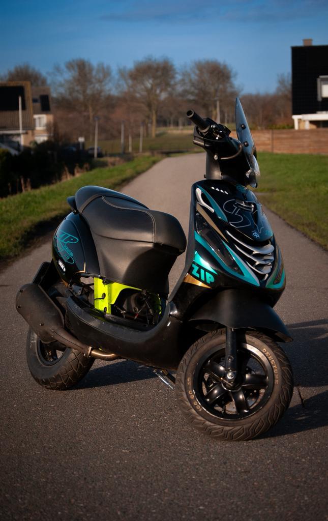 Piaggio zip 125cc, Fietsen en Brommers, Scooters | Piaggio, Zo goed als nieuw, Zip, Ophalen of Verzenden