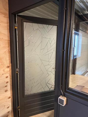 Decoratieve melkfolie voor huis en werk. beschikbaar voor biedingen