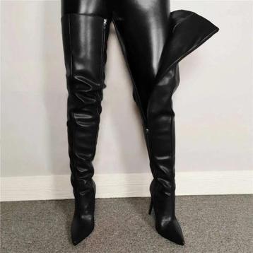 Zwarte leren overknee dames laarzen met rits beschikbaar voor biedingen