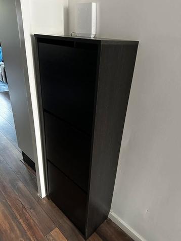Schoenenkast beschikbaar voor biedingen