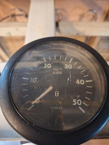 VDO Siemens toerenteller. Met uren display beschikbaar voor biedingen