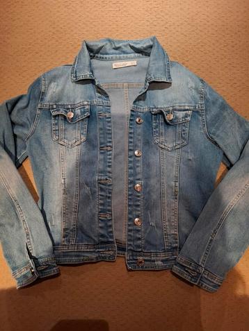 Spijkerjasje maat 40 beschikbaar voor biedingen