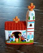 Wit kerkje met kerstgroep handwerk uit Peru keramiek nieuw, Ophalen of Verzenden, Nieuw