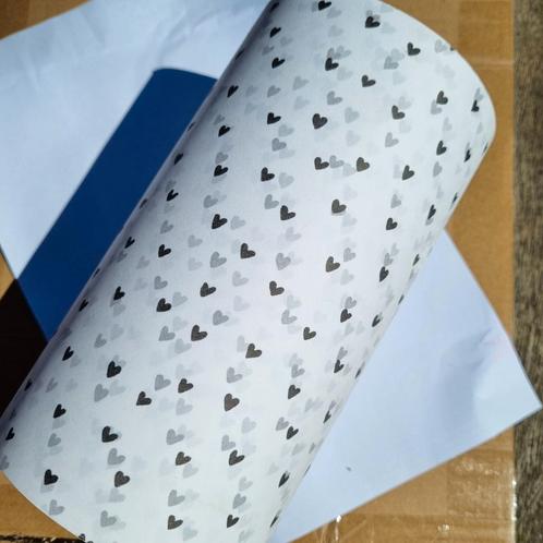 Vloeipapier op rol 200m papier hartjes mini hart zijdepapier, Diversen, Cadeaupapier, Verzenden