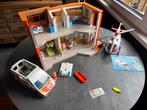 Playmobil kinderziekenhuis met ambulance en helikopter, Ophalen of Verzenden, Zo goed als nieuw