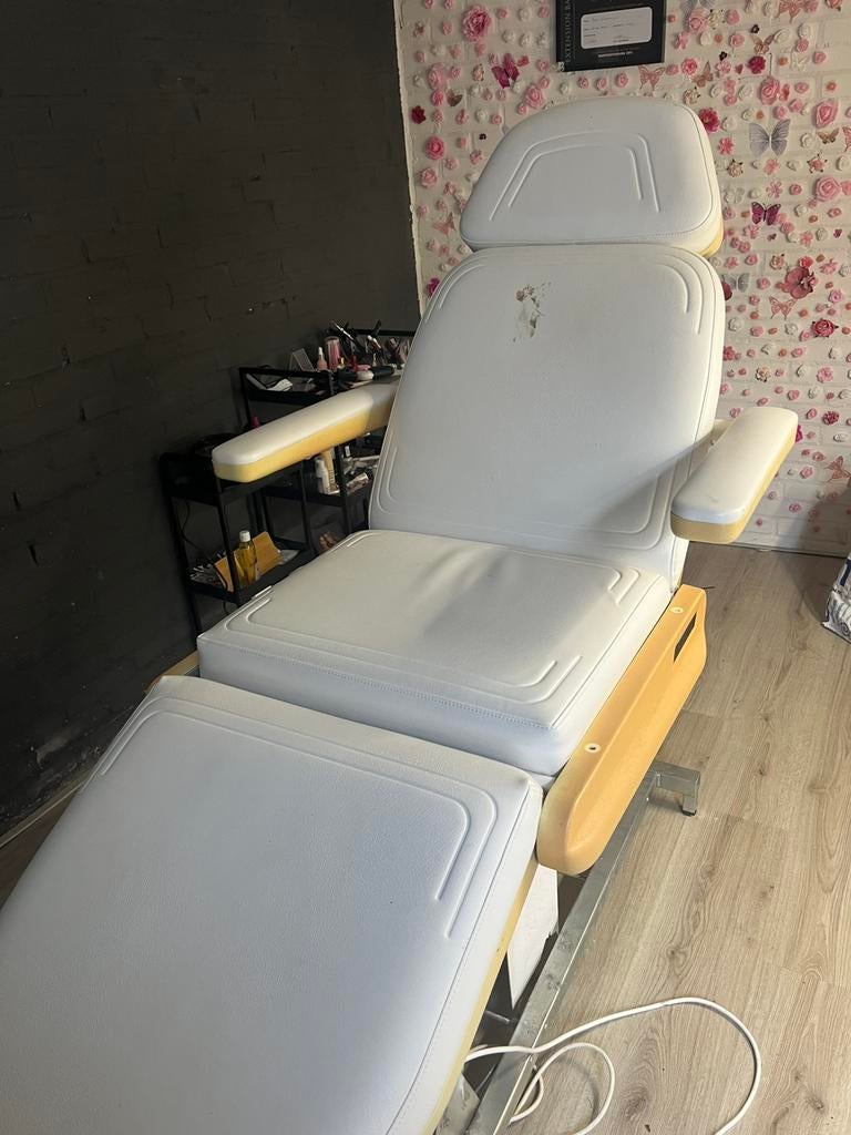 Salon stoel, Ophalen, Gebruikt, Wit, Eén