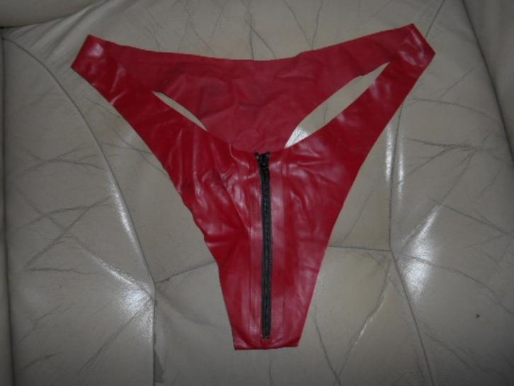 Latex rubber setje Maat L kleur rood, Kleding | Dames, Overige Dameskleding, Zo goed als nieuw, Verzenden