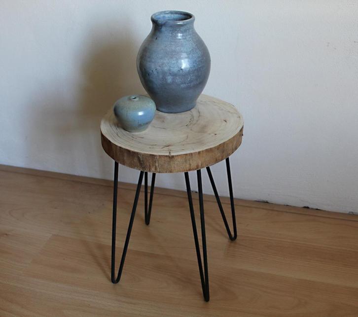 Houten tafeltje / kruk boomstam blad zwart metaal 40 cm   R, Huis en Inrichting, Krukjes, Gebruikt, Hout, Ophalen of Verzenden