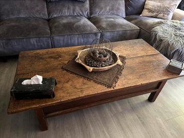 Antieke Spaanse eettafel en salontafel  beschikbaar voor biedingen