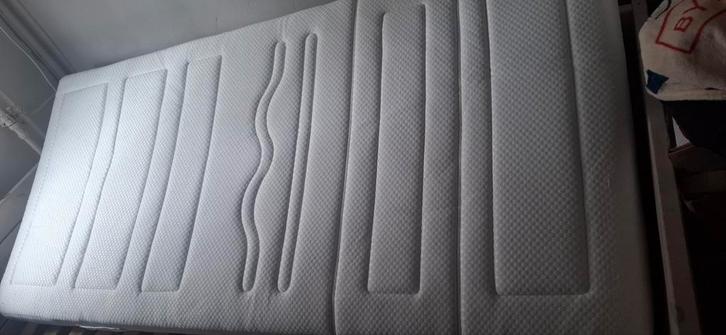 3x op gelegen, Huis en Inrichting, Slaapkamer | Matrassen en Bedbodems, Zo goed als nieuw, Ophalen of Verzenden