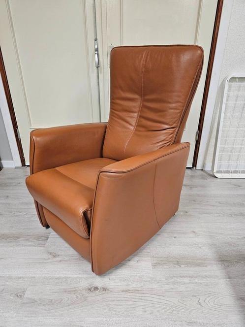 Prominent leren sta op stoel voor €595,-, Huis en Inrichting, Fauteuils, Gebruikt, 50 tot 75 cm, Minder dan 75 cm, Ophalen