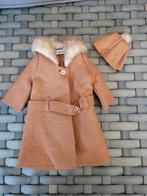 Vintage Barbie Bontjas met muts / jaren 60 met label, Ophalen of Verzenden, Zo goed als nieuw, Kleertjes