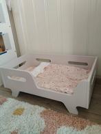 Petit Amelie Poppenbedje Colombe Roze, Ophalen, Zo goed als nieuw