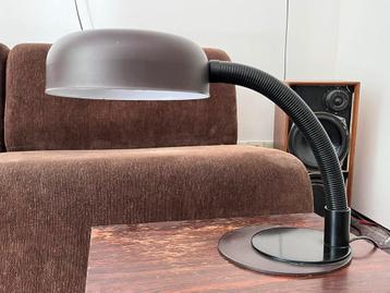Industriele jaren 70 retro tafellamp in bruin met zwart. beschikbaar voor biedingen