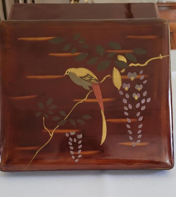 AZIATISCHE SNUISTERIJDOOS UIT HOUT, Antiek en Kunst, Curiosa en Brocante, Ophalen of Verzenden