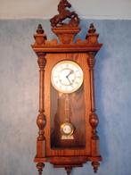 Antieke Wandklok met Paardenbeeld, Ophalen of Verzenden