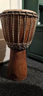 Djembe en grote Afrikaanse drum 1 m hoog, Muziek en Instrumenten, Percussie, Ophalen, Zo goed als nieuw, Trommel