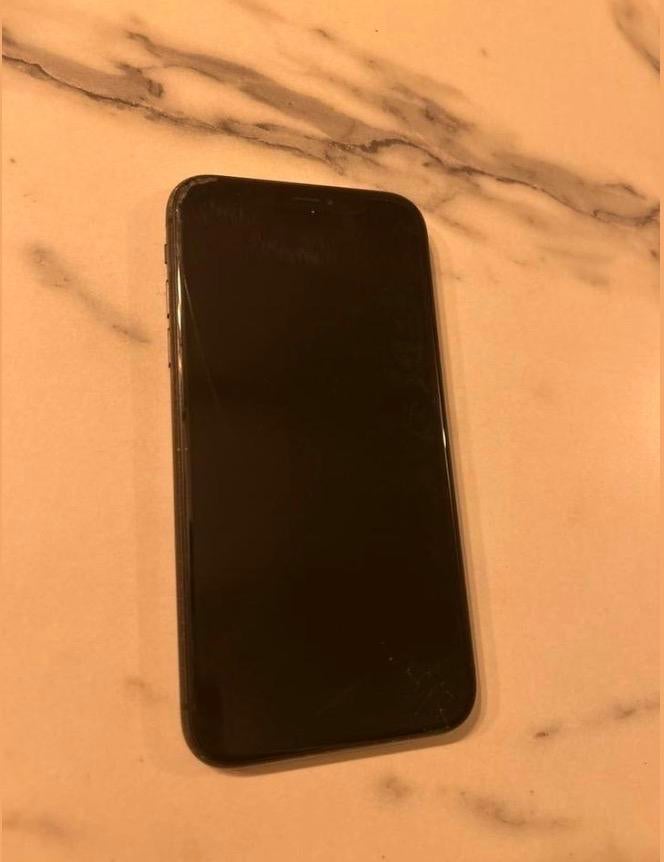 Iphone 11 - voorglas barst - verder prima!, Telecommunicatie, Mobiele telefoons | Apple iPhone, Gebruikt, Zwart, 77 %, 64 GB