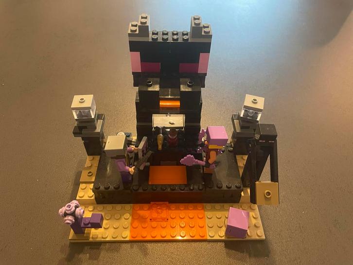 LEGO Minecraft The End Arena 21242, Kinderen en Baby's, Speelgoed | Duplo en Lego, Zo goed als nieuw, Lego, Complete set, Ophalen