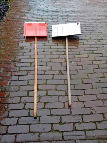 2 x sneeuwschuivers sneeuw ruimer tuin gereedschap beschikbaar voor biedingen
