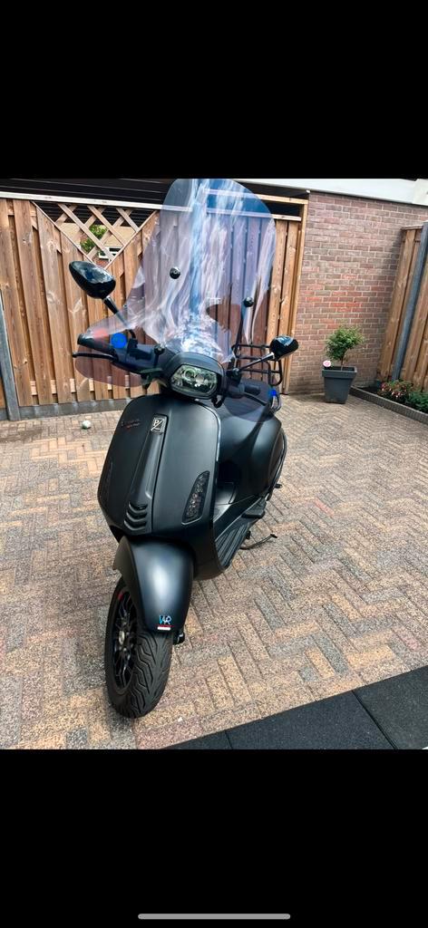 Vespa sprint eind 2017 incl beenkleed, Fietsen en Brommers, Scooters | Vespa, Zo goed als nieuw, Vespa S, Ophalen