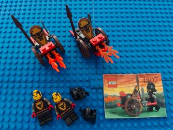 2x Lego 4807 Castle Fire Attack Knights Kingdom I beschikbaar voor biedingen