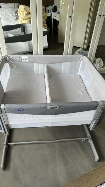 Tweeling Cosleeper Chicco ZGAN! Incl nieuw beddengoed etc beschikbaar voor biedingen