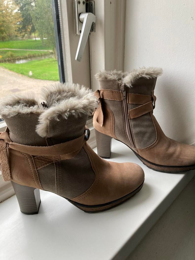 Nubuck/suède enkellaarsje, maat 38, merk Gabor. Z.g.a.n., Kleding | Dames, Schoenen, Bruin, Lage of Enkellaarzen, Ophalen of Verzenden