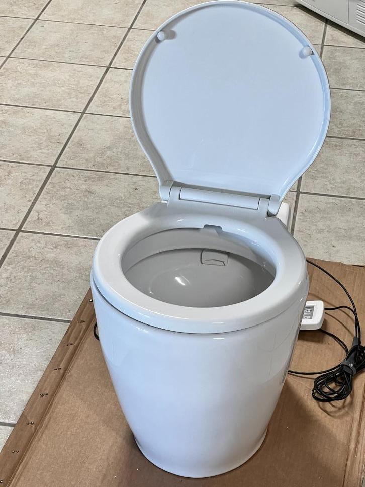 Toilet Laguna 12V inclusief Jabsco bedieningspaneel, Watersport en Boten, Accessoires en Onderhoud, Zo goed als nieuw, Kombuis en Sanitair