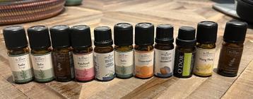 20 essential oils + diffuser beschikbaar voor biedingen