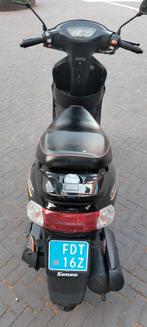 Te koop: Zeer nette scooter – slechts 1504 km gereden!

Scoo, Fietsen en Brommers, Snorfietsen en Snorscooters, Ophalen of Verzenden