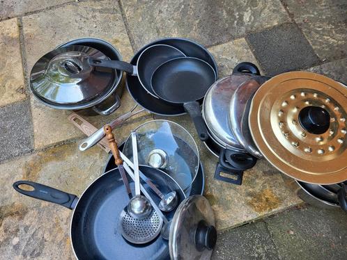 Diverse kookpotten en bakpannen, Huis en Inrichting, Keuken | Potten en Pannen, Zo goed als nieuw, Pannenset, Ophalen