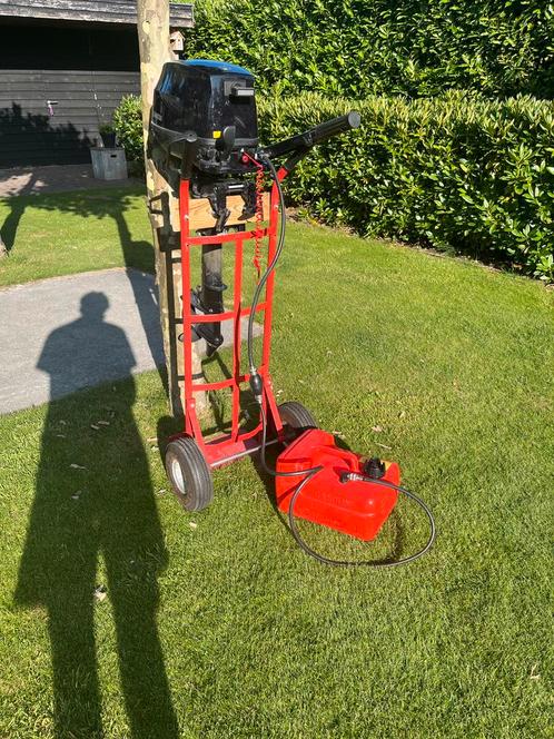 Tohatsu 6PK Buitenboordmotor Kortstaart + 12L Brandstoftank, Watersport en Boten, Buiten- en Binnenboordmotoren, Zo goed als nieuw