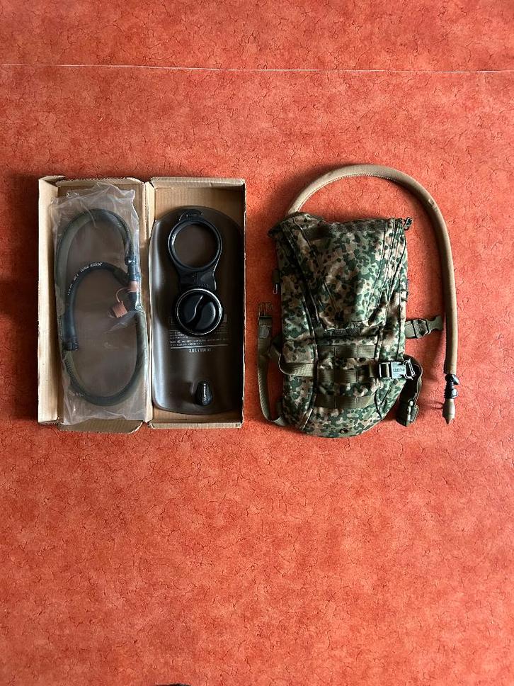 NFP camelback met extra (water) zak. Nieuw en ongebruikt., Verzamelen, Militaria | Algemeen, Landmacht, Overige typen, Nederland