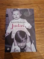 Boek Judas een film kromiek, Boeken, Nieuw, Ophalen of Verzenden, Film, Tv en Media, Astrid Holleeder