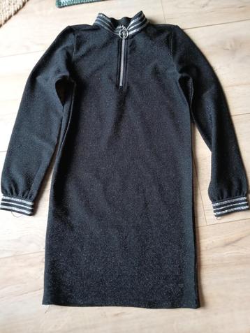 Zwarte glitterjurk met lange mouw maat 128 beschikbaar voor biedingen