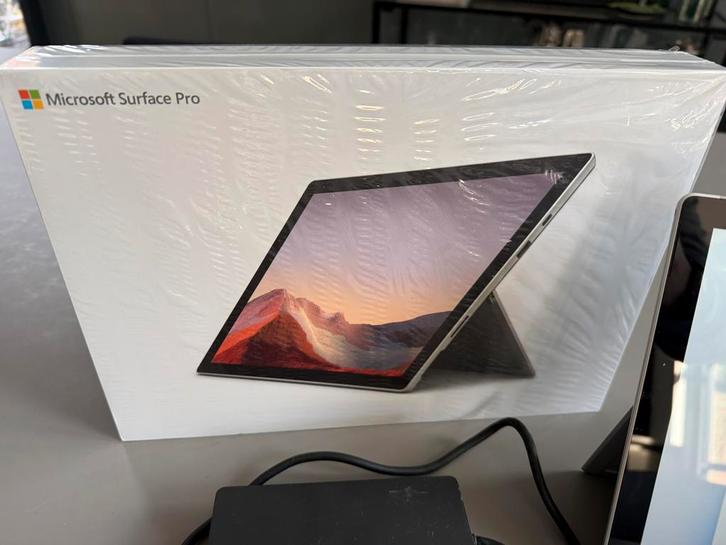 Microsoft Surface Pro 7 - Incl. Toetsenbord & Docking, Computers en Software, Windows Tablets, Zo goed als nieuw, Wi-Fi, 12 inch