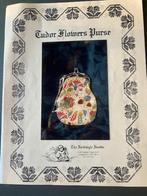 borduurpatroon Nostaligic Needle Tudor Flowers Purse+ linnen, Verzenden, Nieuw, Handborduren, Patroon