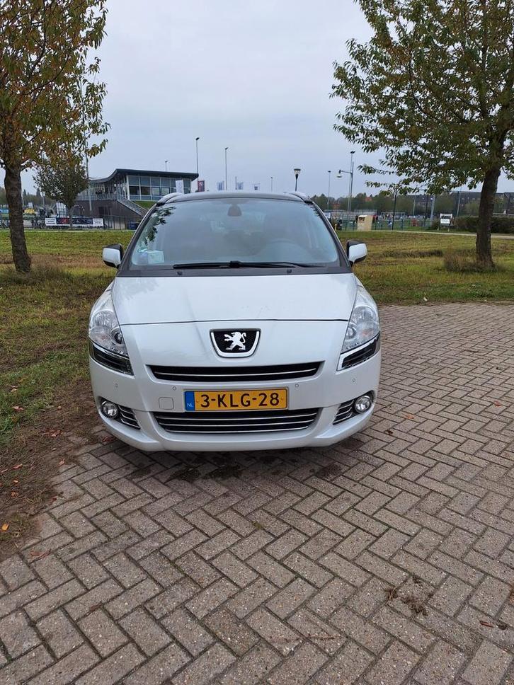 Peugeot 5008 1.6 THP 7PL 2013 Wit, Auto's, Peugeot, Particulier, Airbags, Airconditioning, Bluetooth, Cruise Control, Navigatiesysteem