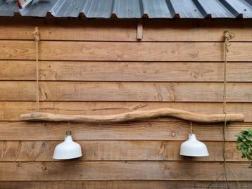Landelijke hanglamp beschikbaar voor biedingen