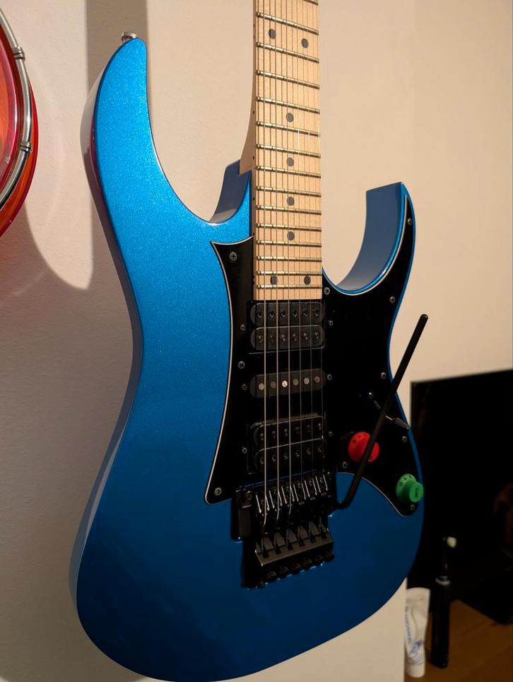 Ibanez Genesis RG550 Electric Blue, Muziek en Instrumenten, Snaarinstrumenten | Gitaren | Elektrisch, Zo goed als nieuw, Solid body