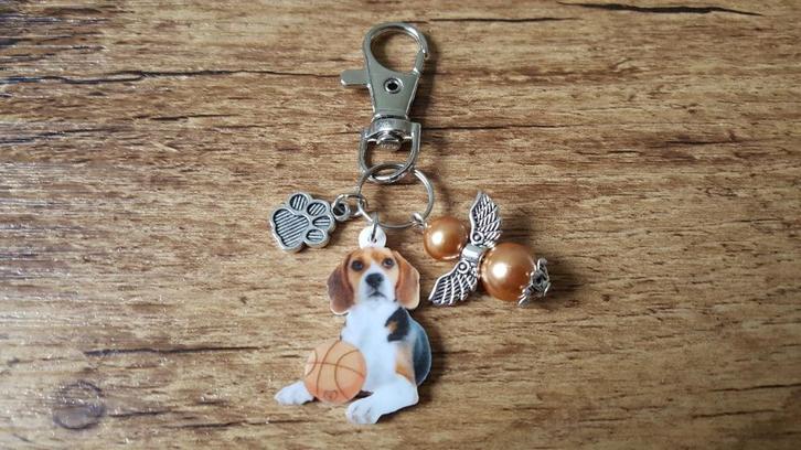 (Sleutel) Hanger Beagle met beschermengeltje, Hobby en Vrije tijd, Kralen en Sieraden maken, Nieuw, Hanger, Verzenden