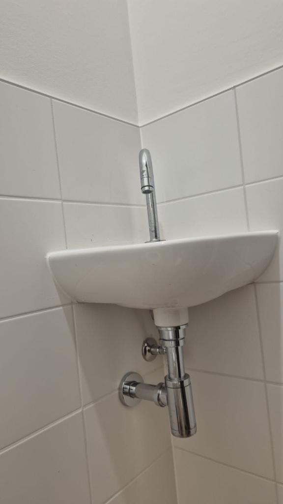 Hoekfontein voor wc Duravit incl. Grohe kraan, Doe-het-zelf en Verbouw, Sanitair, Zo goed als nieuw, Kraan, Chroom, Ophalen