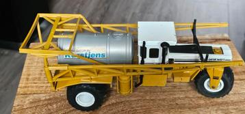 1/28 scale.Ag-Chem 1603 T Terra-Gator liquid sprayer.  Bied. beschikbaar voor biedingen
