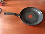 Tefal koekenpan 25cm, Ophalen of Verzenden, Zo goed als nieuw, Koekenpan of Braadpan
